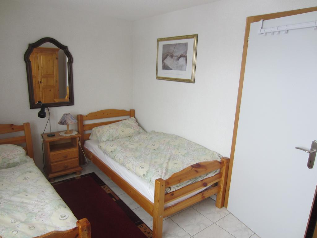 Appartement In 1700M Mit Traumblick Grachen Exterior photo