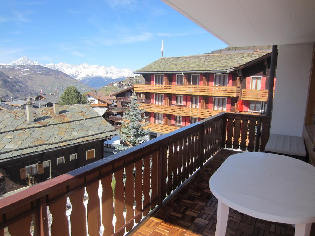 Appartement In 1700M Mit Traumblick Grachen Exterior photo